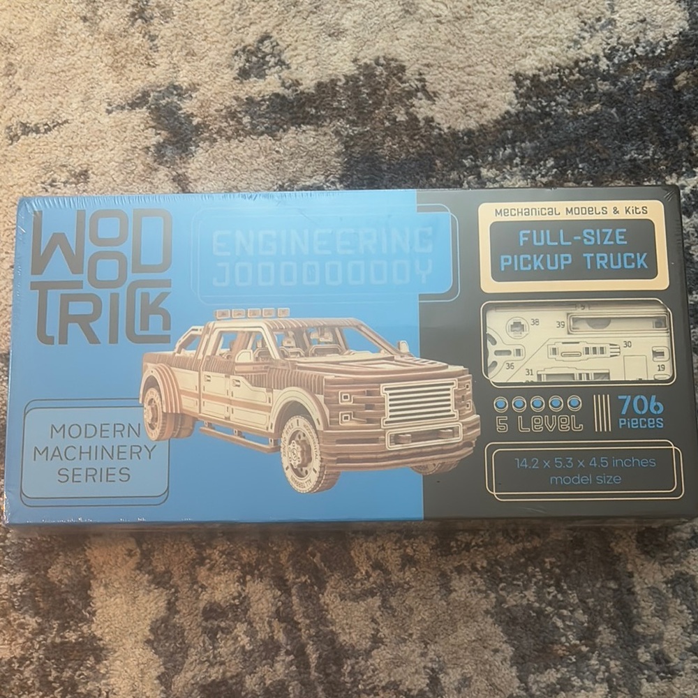 Full-Size Pickup Truck Model Kit - Blue and Brown